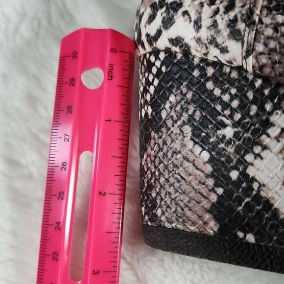 Pierre Dumas Women's Taupe Snakeskin Lace-up Two-eye Wedge Ankle Boots Size 7 - Picture 12 of 12